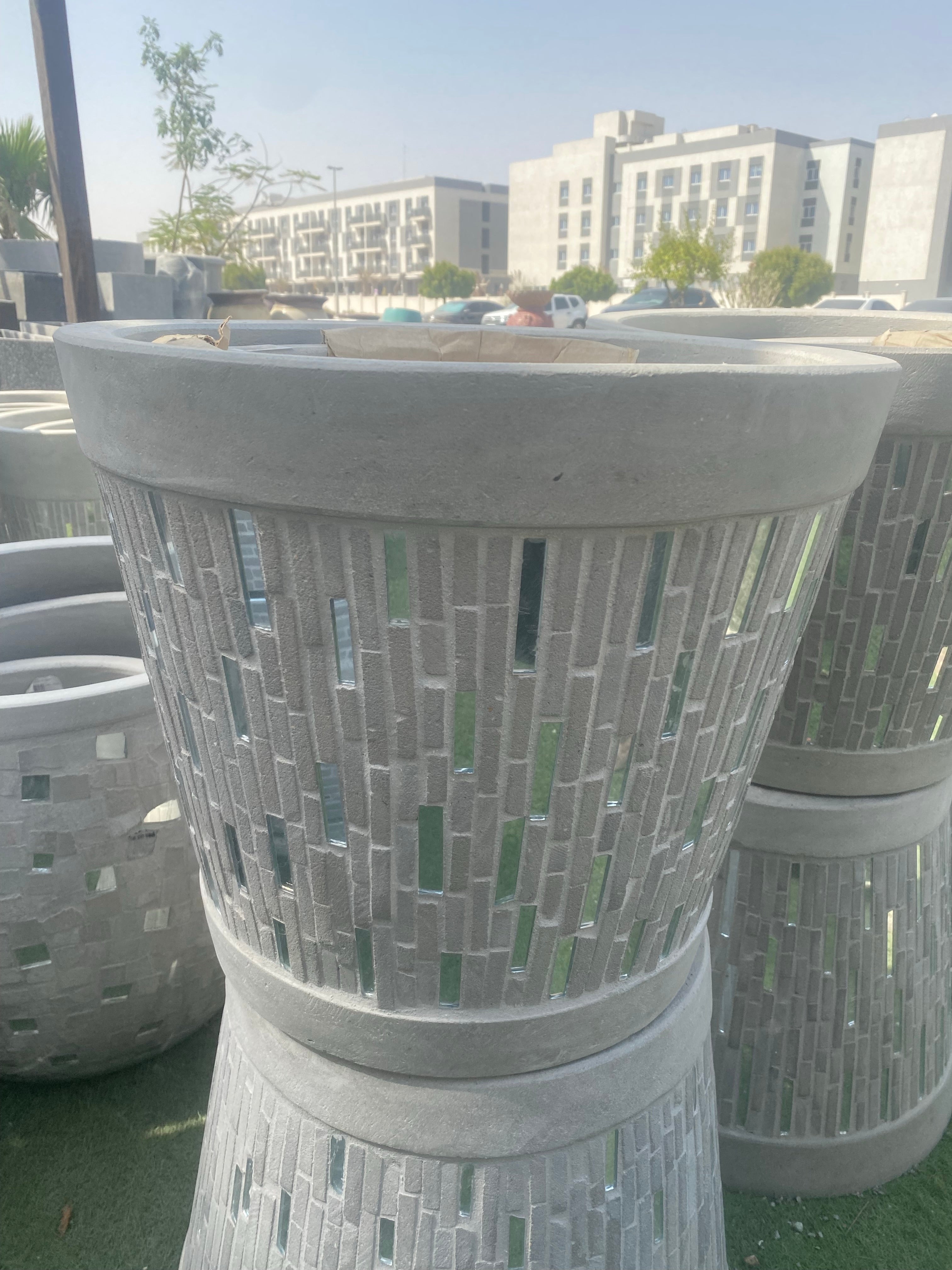 cementry pots (s678)