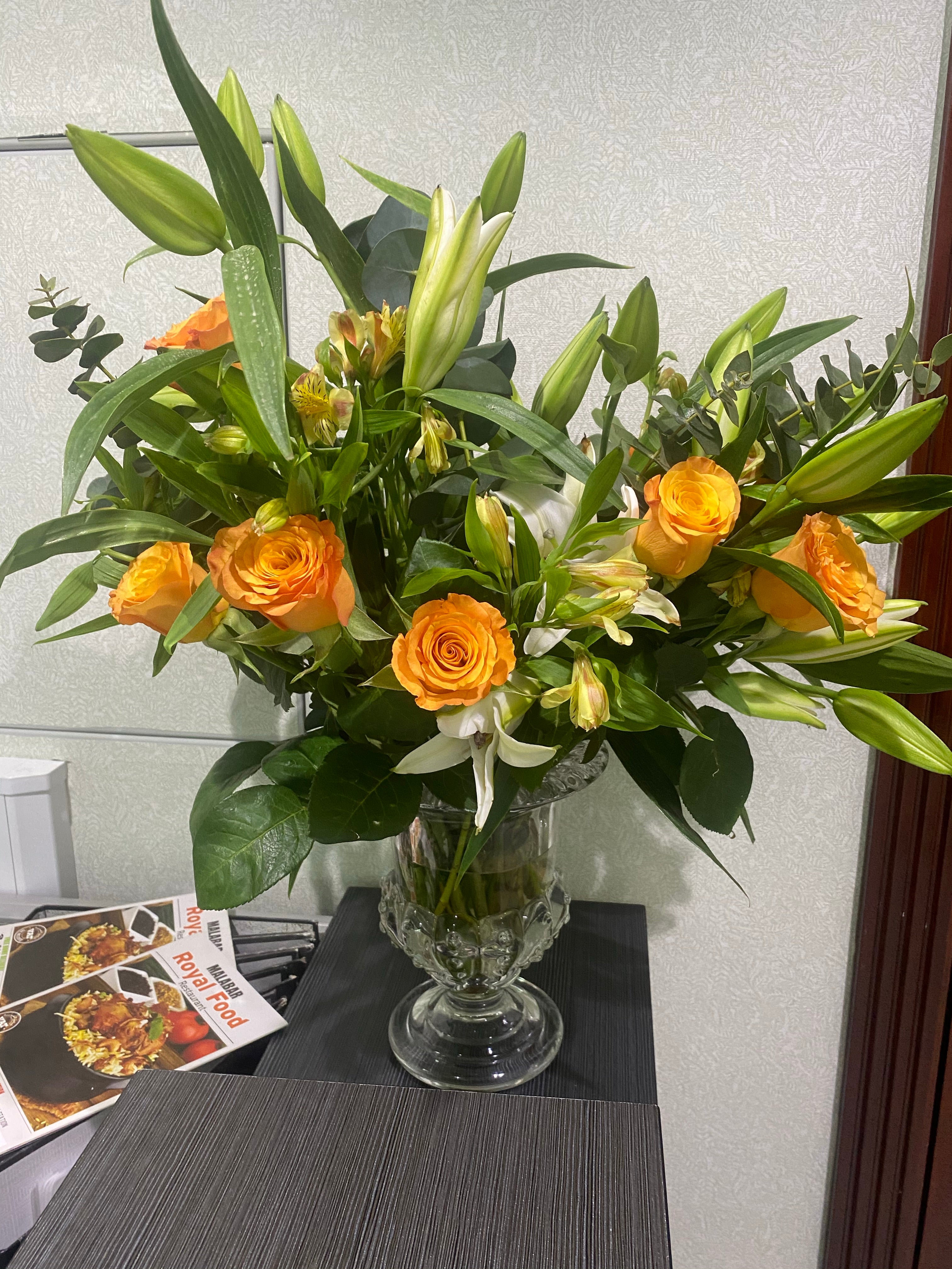 Fresh flowers arrangement